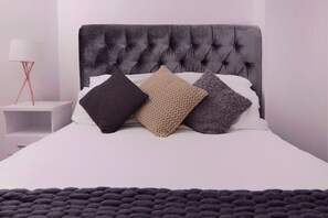 2 chambres, bureau, fer et planche à repasser, Wi-Fi gratuit