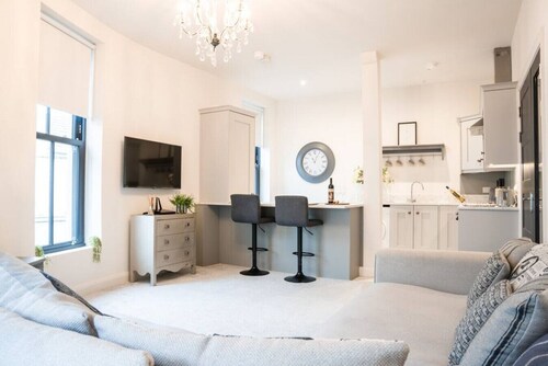 1 Bryan Street · Stylish 1-bed newly refurbished modern apartment