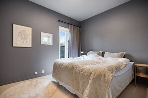 5 chambres, bureau, fer et planche à repasser, accès au Wi-Fi (inclus)