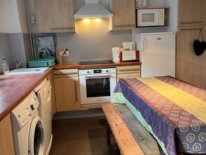 Microwave, oven, dishwasher, coffee/tea maker - Apartment 4/6 guests - Central residence Cauterets (Cauterets)