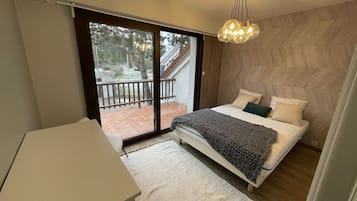 6 Schlafzimmer, Bügeleisen/Bügelbrett, kostenloses WLAN