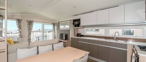 Kühlschrank, Ofen, Herdplatte, Toaster