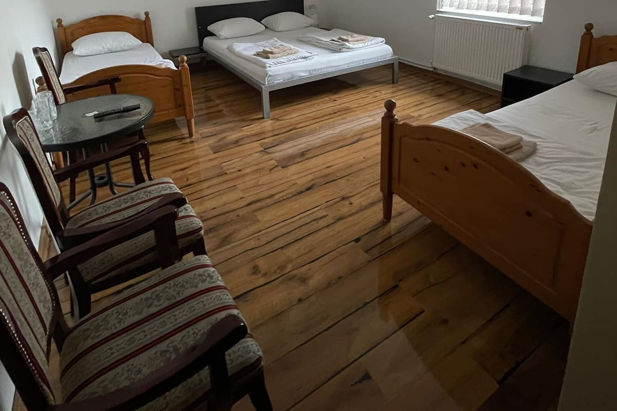 Economy Quadruple Room | Free WiFi, bed sheets