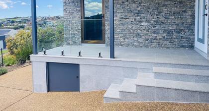 Guest House with Magnificent Ocean Views