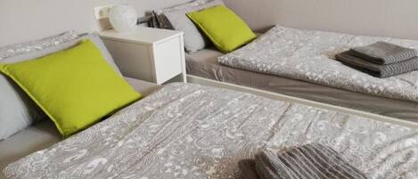 Iron/ironing board, WiFi, bed sheets