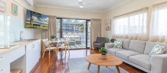 Jasmine Lodge in the heart of Forster