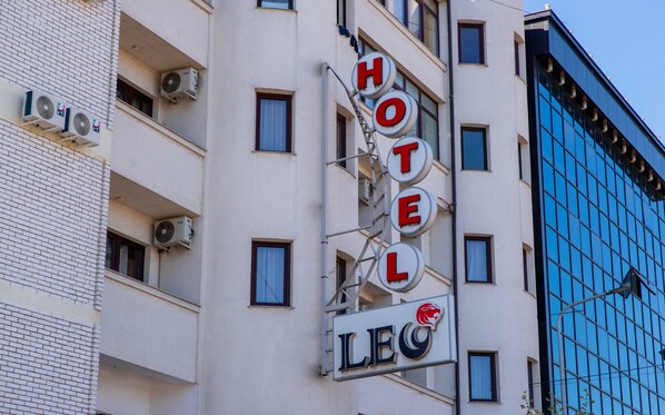Exterior - Hotel Leo (Pec)