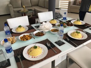 Dining - Get the celebrity treatment with world-class service at Silverline Luxury Villa (Melsiripura)