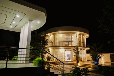 Get the celebrity treatment with world-class service at Silverline Luxury Villa