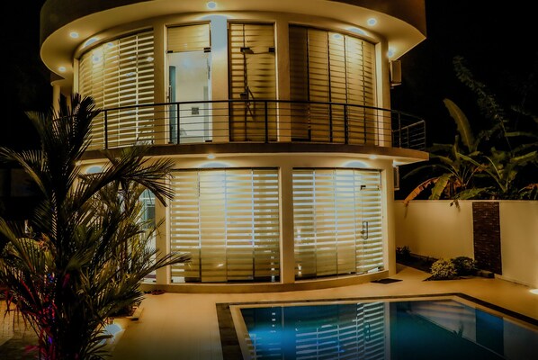 Exterior - Get the celebrity treatment with world-class service at Silverline Luxury Villa (Melsiripura)