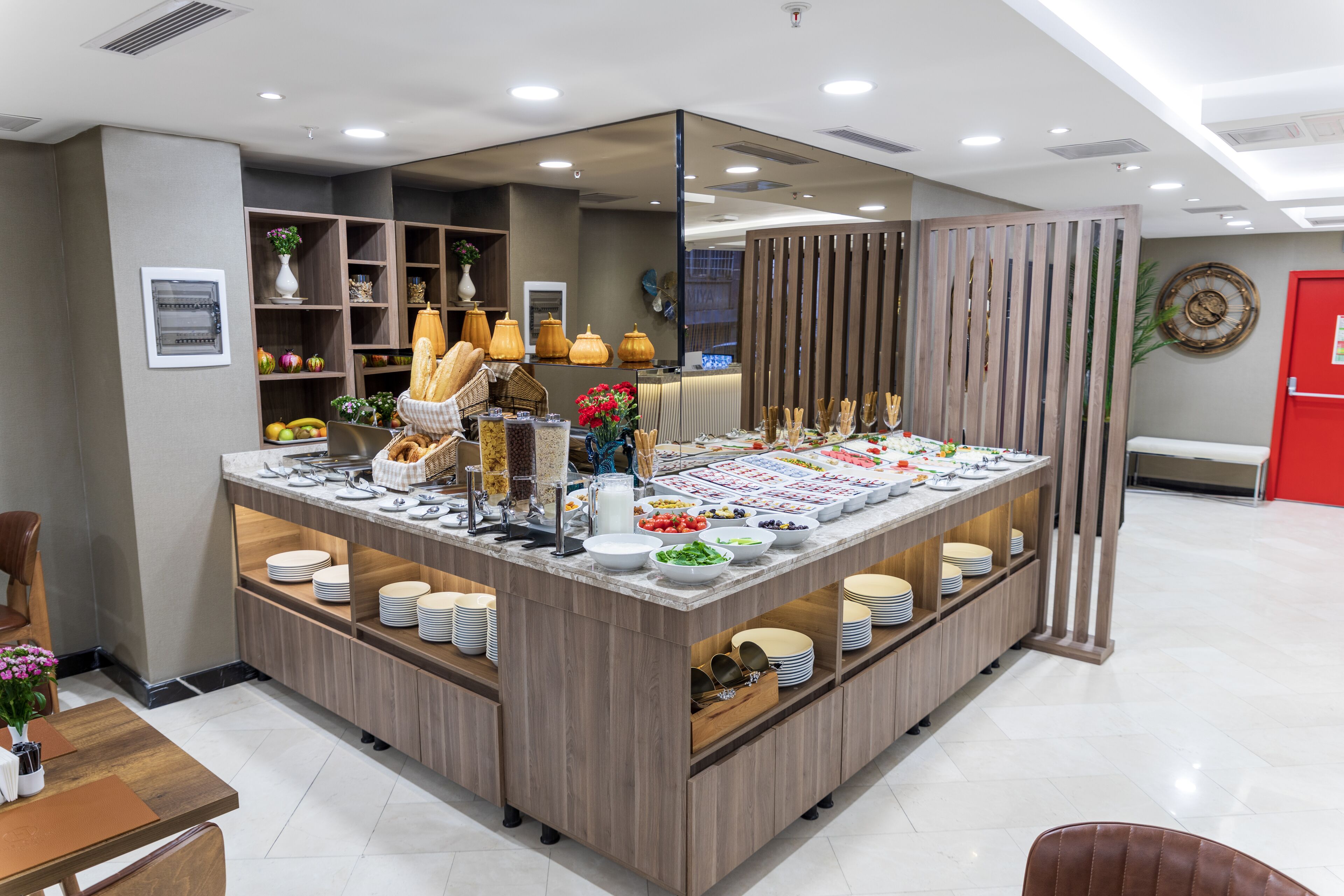 Free daily buffet breakfast 