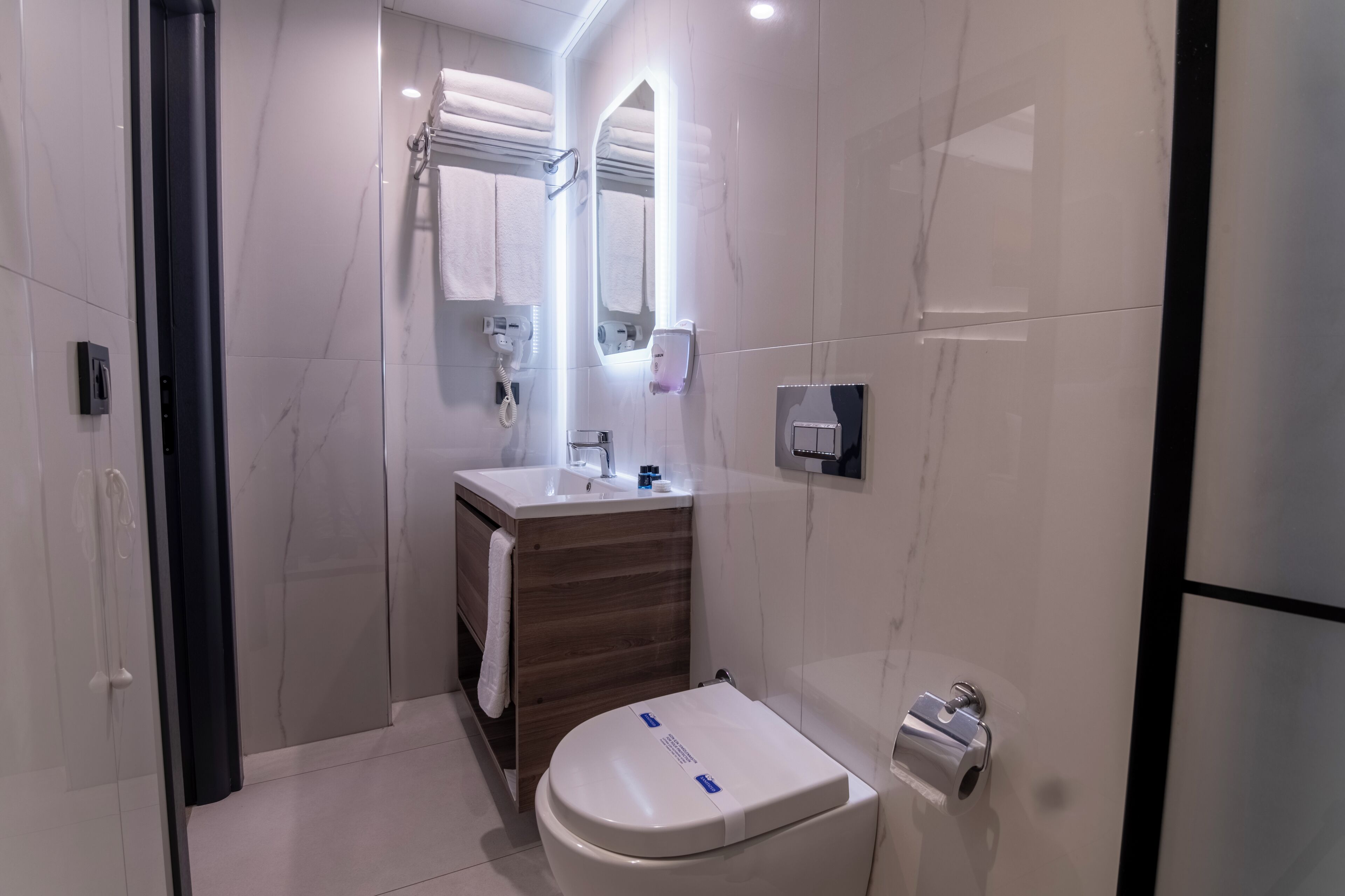 Photo - The Omiya Hotel