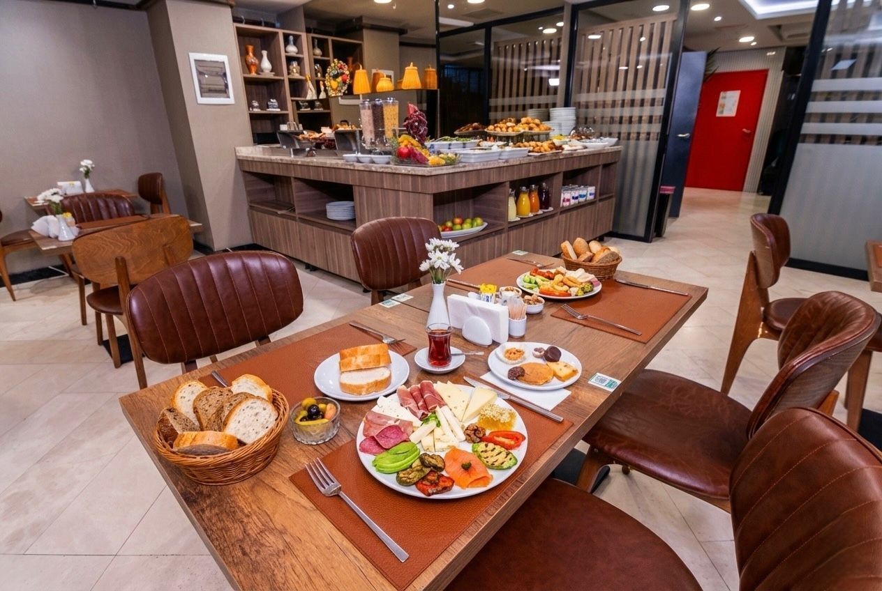 Free daily buffet breakfast