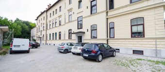 Apartment for four with free parking