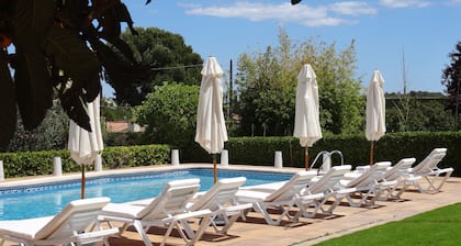 Tennis-Volley-Basket Privé, Piscine Chauffée, Sauna avec Aromathérapie