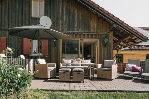 Apartment with 180sqm - in a former quiet farmhouse