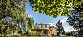 Charming Farmhouse with Private Pool among Vineyards
