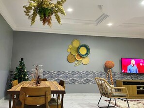 House | Dining