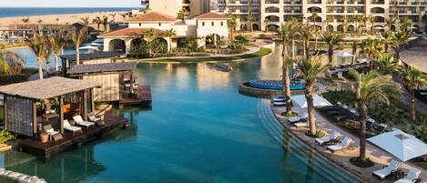 Alberca al aire libre y alberca infinita