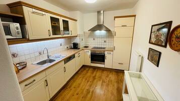 Comfort Apartment | Private kitchen | Fridge, oven, stovetop, espresso maker