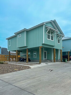 Exterior - Private Heated Pool, Golf Cart Included , Parking for 4 Vehicles (Port Aransas)