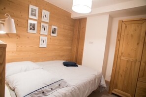 3 bedrooms, iron/ironing board, travel cot, WiFi - Arcs 1800 Charvet - Appt 60 m2 - 3 bedrooms ( 8 people) (Bourg-Saint-Maurice)