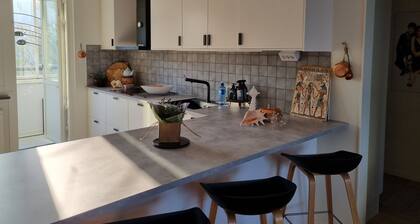 Four rooms apartment close to the city center