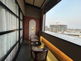 Classic Double Room | Balcony