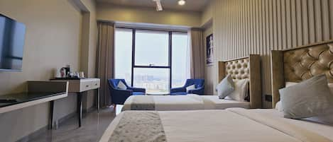 Deluxe Twin Room | Premium bedding, desk, bed sheets