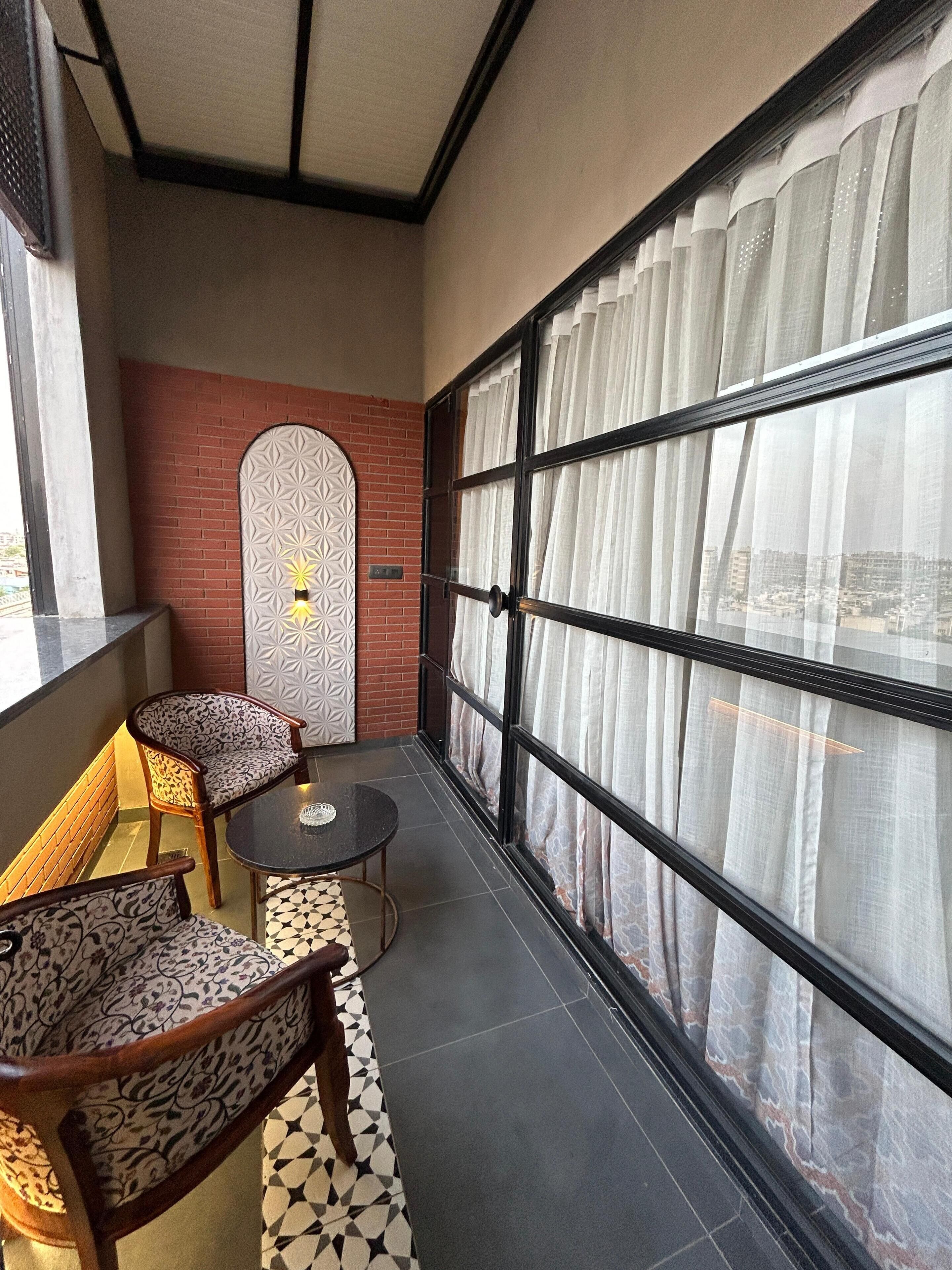 Classic Double Room | Balcony