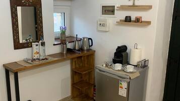 Monolocale | Cucina privata | Mini-frigorifero, macchina per caffè espresso, bollitore elettrico