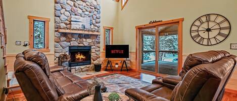 Smart-TV, Kamin, Arbeitsbereiche