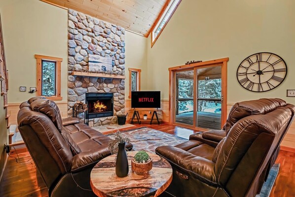 Smart TV, fireplace, offices