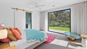 4 quartos, ferros/tábuas de passar roupa, Wi-Fi, roupa de cama