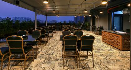 MAGNUS FORTUNE HOUSE, BUSINESS HOTEL