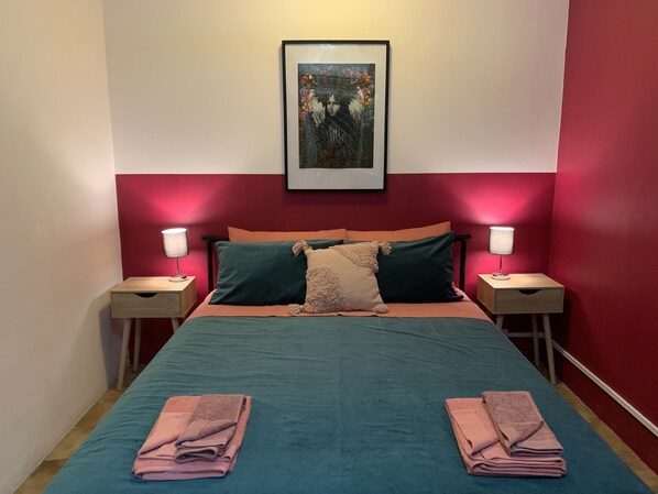 2 bedrooms, WiFi, bed sheets