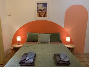 2 bedrooms, WiFi, bed sheets - Ground Floor 2-Bed Tropical Oasis at the Botanic Gardens (The Gardens)