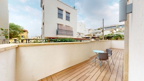 3BR Apartment (Dishon 3) | Terrasse/patio