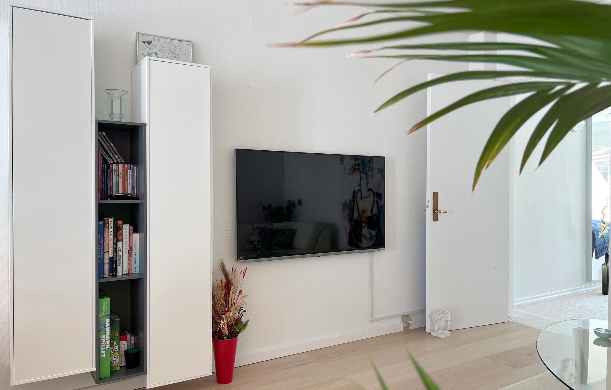Apartemen | Ruang keluarga | Smart TV