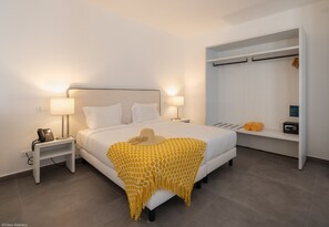 Deluxe Double Room | Minibar, in-room safe, desk, blackout curtains - Oásis White Hotel (Boa Vista)