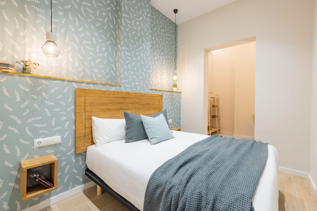 Klassieke vierpersoonskamer | Luxe beddengoed, donzen dekbedden, individueel gedecoreerd