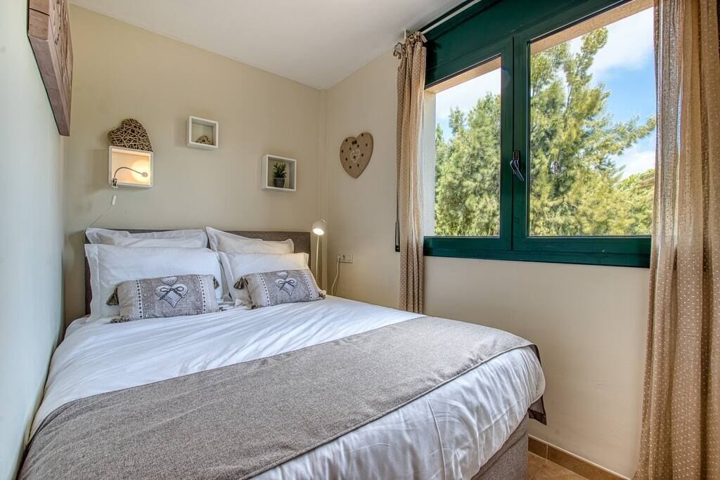 4 slaapkamers, een kluis op de kamer, een strijkplank/strijkijzer