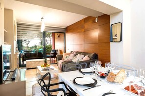 Dining - ⭐RARE! VILLA coup de CŒUR - SUPER-equipped - ALL SERVICES INCLUDED⭐ (MONT ROIG DEL CAMP)