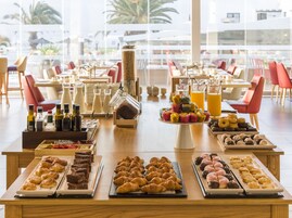 Daily buffet breakfast (EUR 16 per person)