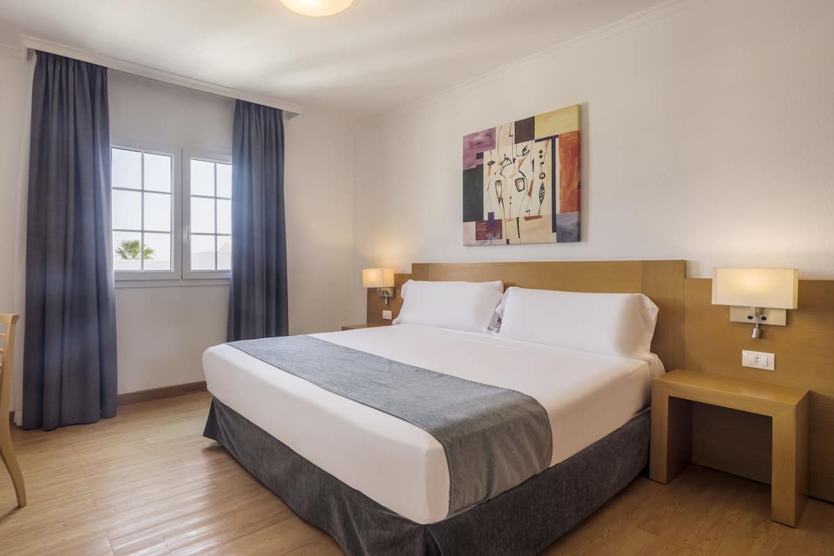 1 bedroom, in-room safe, desk, free WiFi