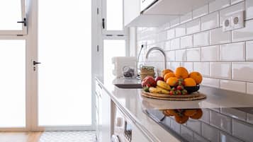 Chambre Double Confort | Cuisine privée | Mini réfrigérateur, micro-ondes, four, plaque de cuisson