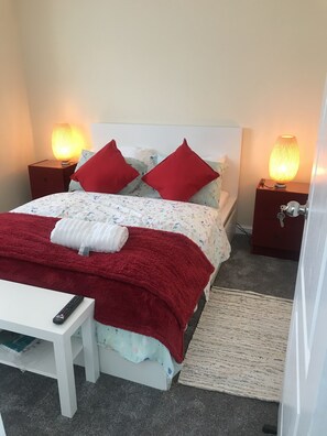 5 bedrooms, free WiFi, bed sheets