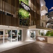 Open Hotel