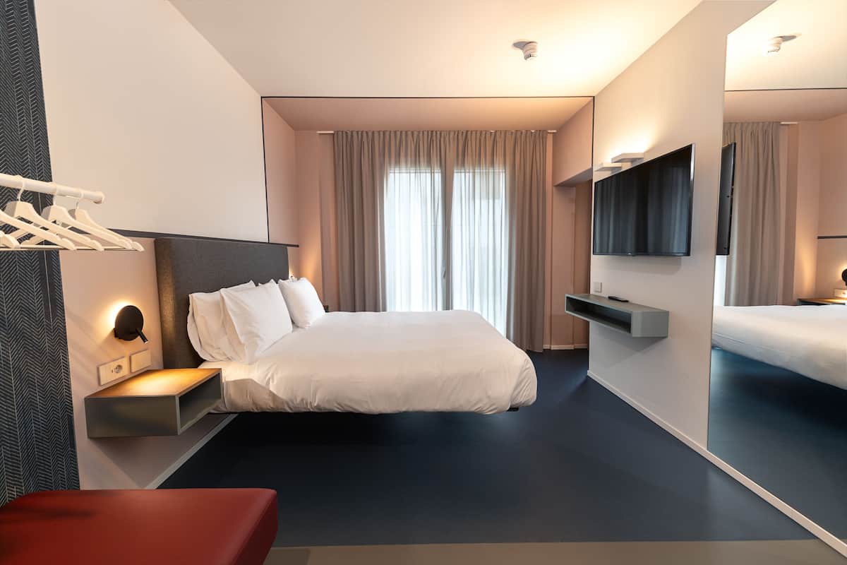 Junior Suite | 1 bedroom, premium bedding, down duvets, pillow-top beds