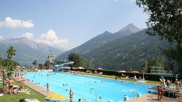 Pool - Rustic self-catering house in Virgen, Tyrol for up to 8 people (Virgen)